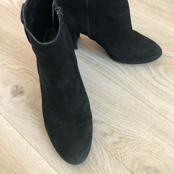 Black nine west suede booties - Picture 2 of 4